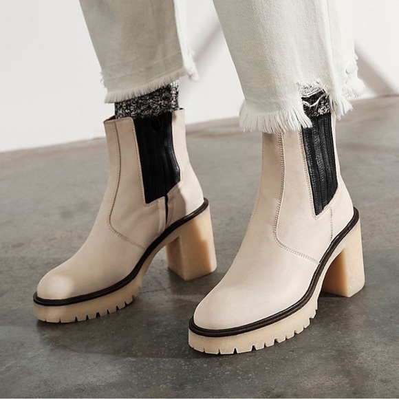 Free People James Chelsea Chunky Heel Leather Boots New in Box Bone / White - Picture 3 of 6